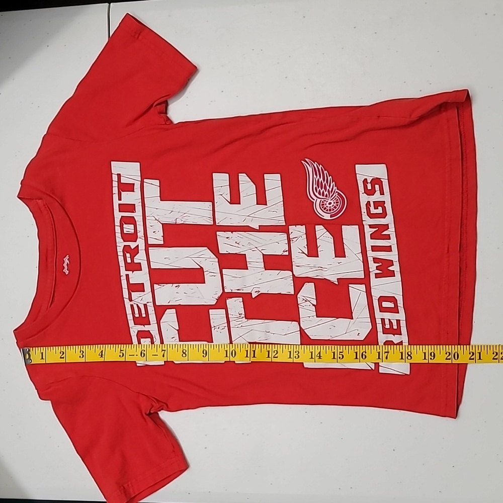 NHL youth tshirt red wings aize 8